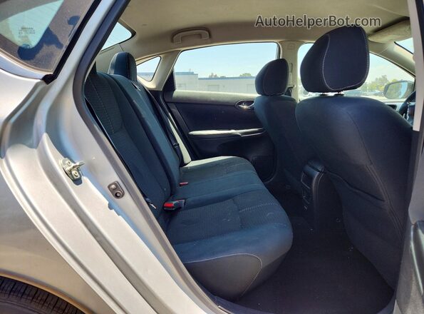 3N1AB7AP0HY352678 2017 NISSAN SENTRA Silver Հետևի նստատեղերի տեսք