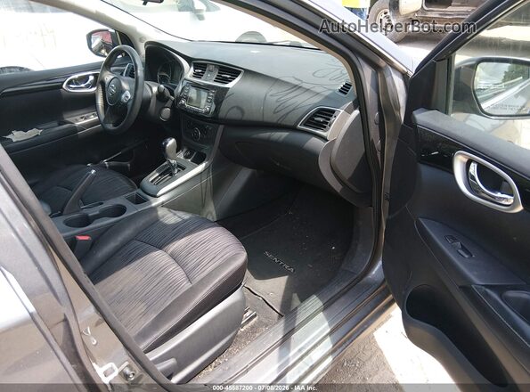 3N1AB7AP0JY209560 2018 NISSAN SENTRA Gray Front interior view