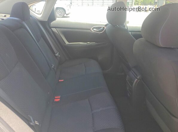 3N1AB7AP0JY211809 2018 NISSAN SENTRA White უკანა სავარძლების ხედი
