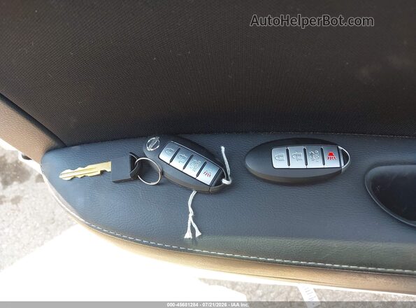 3N1AB7AP0JY216766 2018 NISSAN SENTRA Silver Vista del salpicadero