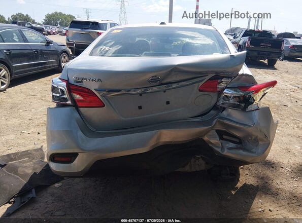 3N1AB7AP0JY216931 2018 NISSAN SENTRA Серебряный Вид спереди