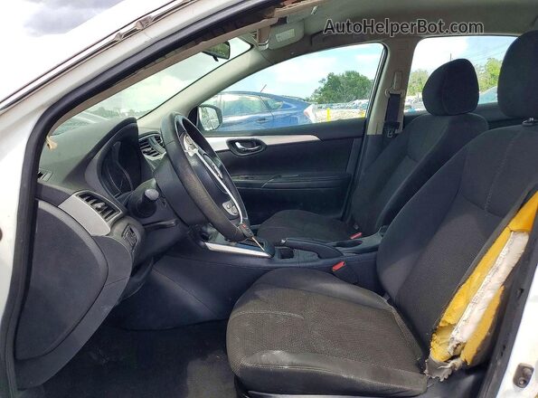 3N1AB7AP0JY319301 2018 NISSAN SENTRA White Front interior view