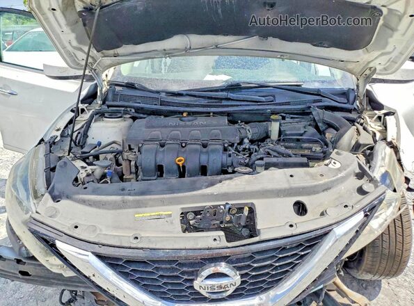 3N1AB7AP0JY319301 2018 NISSAN SENTRA White Rear interior view