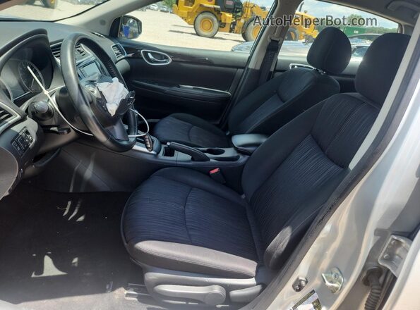 3N1AB7AP0KL615109 2019 NISSAN SENTRA Gray Widok wnętrza z przodu