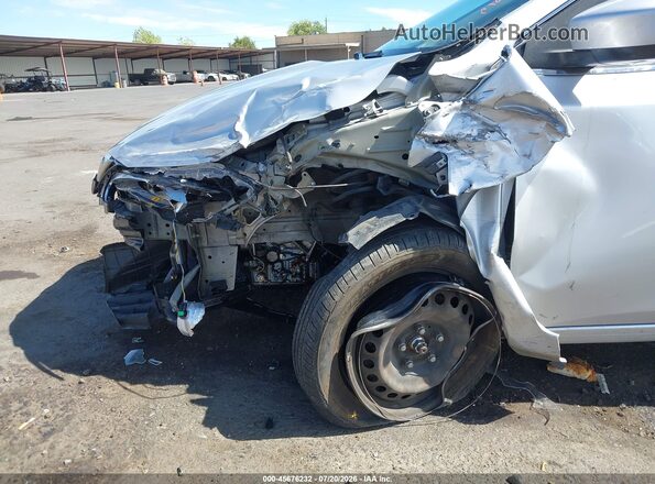 3N1AB7AP1HY302291 2017 NISSAN SENTRA Silver Widok z przodu