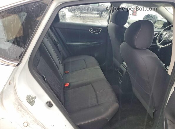 3N1AB7AP1JY221409 2018 NISSAN SENTRA White Հետևի նստատեղերի տեսք