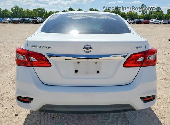 3N1AB7AP1JY244219 2018 NISSAN SENTRA Белый Вид сзади