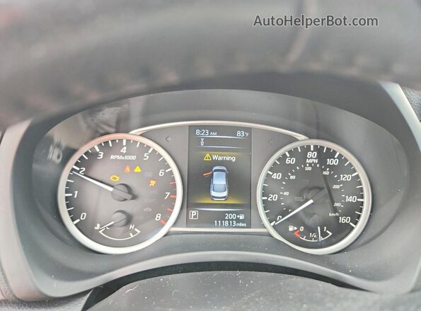 3N1AB7AP1JY258895 2018 NISSAN SENTRA Red ხელსაწყოთა პანელის ხედი