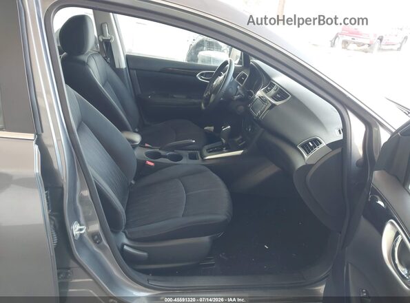 3N1AB7AP1JY282369 2018 NISSAN SENTRA Серый Вид салона спереди