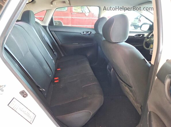 3N1AB7AP1JY286440 2018 NISSAN SENTRA White Հետևի նստատեղերի տեսք