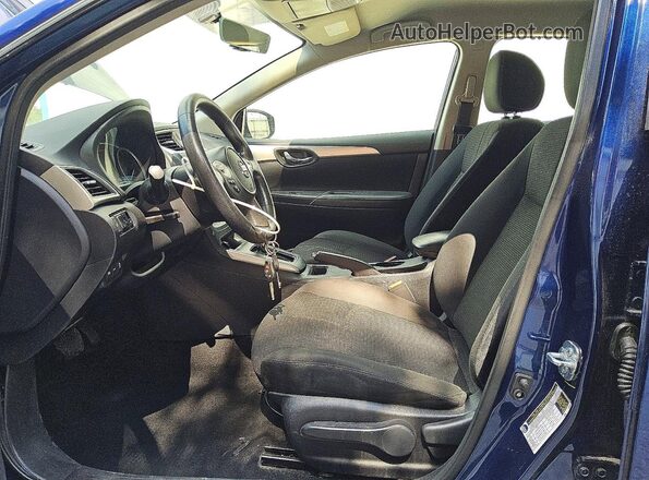 3N1AB7AP1JY317847 2018 NISSAN SENTRA Blue Widok wnętrza z przodu
