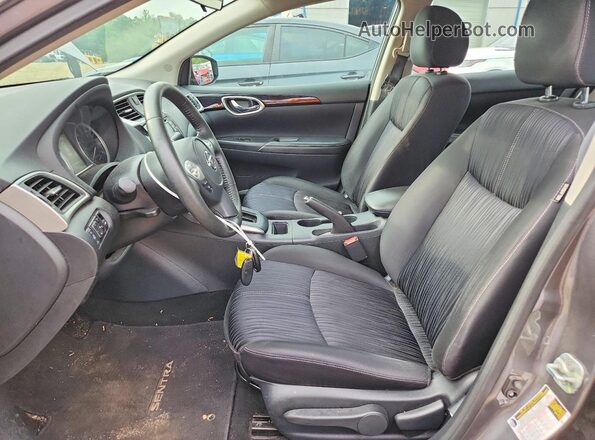 3N1AB7AP1JY348578 2018 NISSAN SENTRA Gray Вид салону спереду