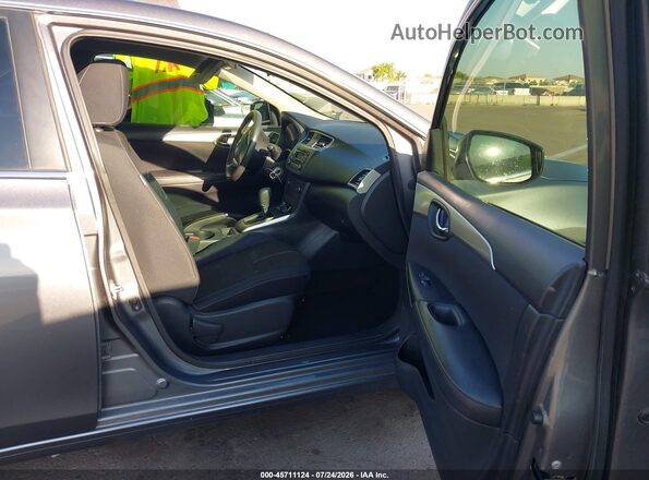 3N1AB7AP2HY384628 2017 NISSAN SENTRA Gray Вид салону спереду