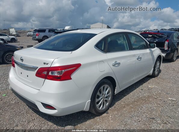 3N1AB7AP2JY264690 2018 NISSAN SENTRA Белый Вид спереди
