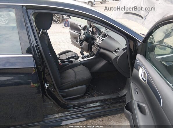 3N1AB7AP2JY347147 2018 NISSAN SENTRA Черный Вид салона спереди