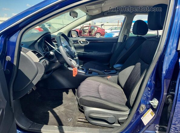 3N1AB7AP2KY424004 2019 NISSAN SENTRA Blue Вид салону спереду