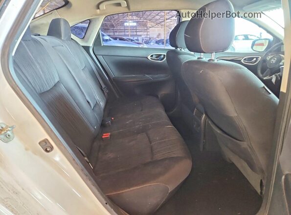 3N1AB7AP3HY276034 2017 NISSAN SENTRA White Widok tylnych siedzeń