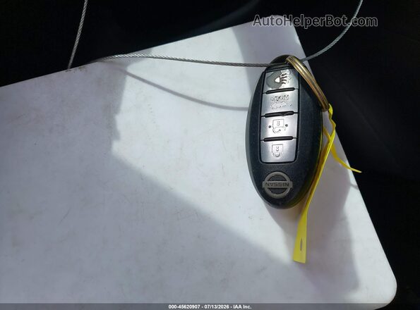 3N1AB7AP3HY311980 2017 NISSAN SENTRA Красный Вид панели приборов