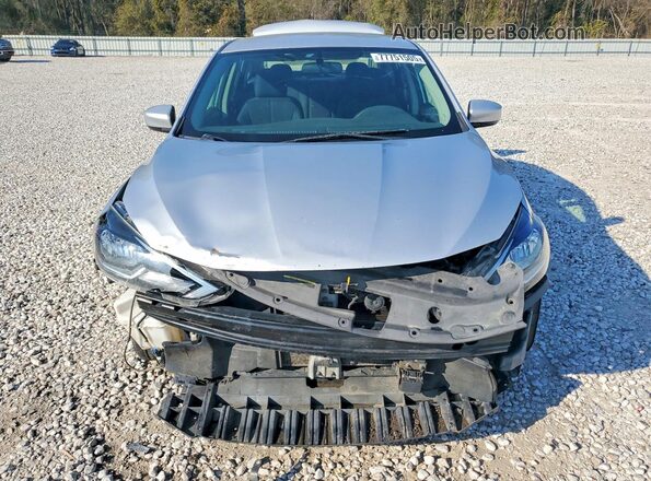 3N1AB7AP3JL662777 2018 NISSAN SENTRA Серебряный Вид спереди