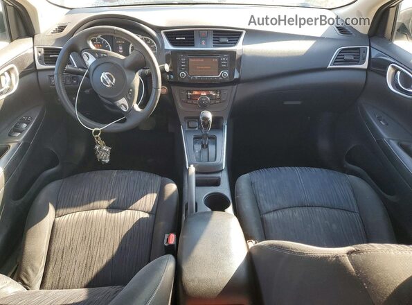 3N1AB7AP3JL662777 2018 NISSAN SENTRA Серебряный Вид панели приборов