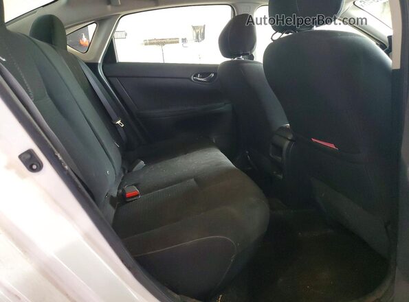 3N1AB7AP3JY301892 2018 NISSAN SENTRA White Widok tylnych siedzeń