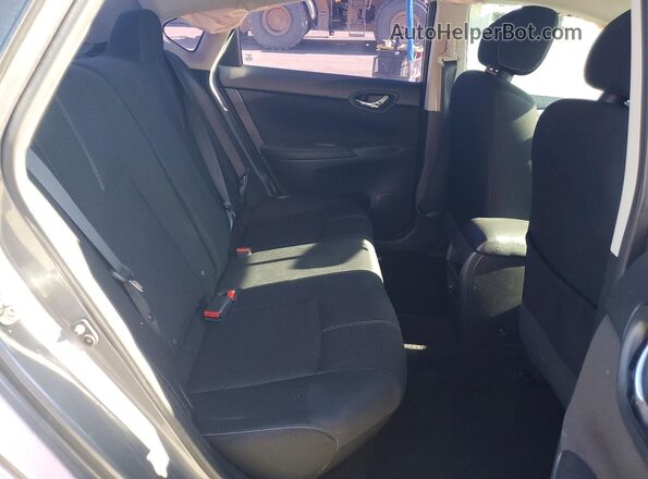 3N1AB7AP3JY325822 2018 NISSAN SENTRA Gray Вид задніх сидінь