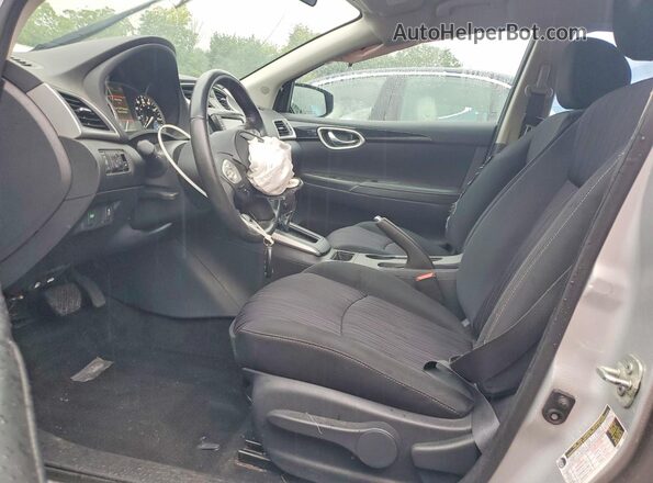 3N1AB7AP3KY378506 2019 NISSAN SENTRA Серебряный Вид салона спереди