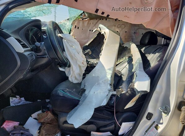 3N1AB7AP4GL677474 2016 NISSAN SENTRA Silver Вид салону спереду