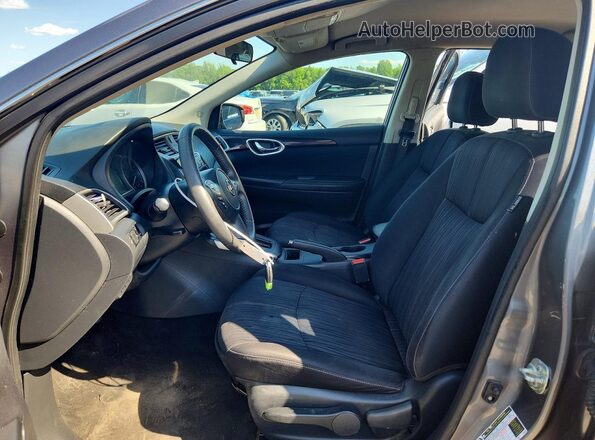 3N1AB7AP4HL707316 2017 NISSAN SENTRA Silver Вид салону спереду