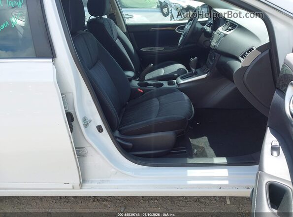 3N1AB7AP4HY232303 2017 NISSAN SENTRA Белый Вид салона спереди