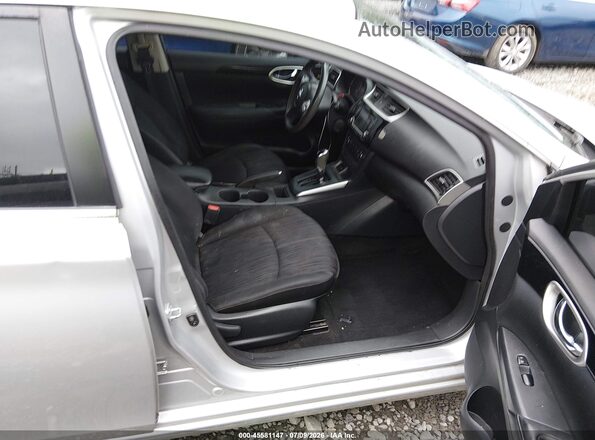 3N1AB7AP4HY305301 2017 NISSAN SENTRA Silver Widok wnętrza z przodu