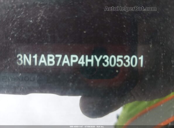 3N1AB7AP4HY305301 2017 NISSAN SENTRA Silver Widok komory silnika