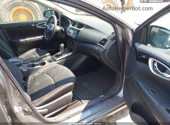 3N1AB7AP4JY213336 2018 NISSAN SENTRA Gray Вид салону спереду