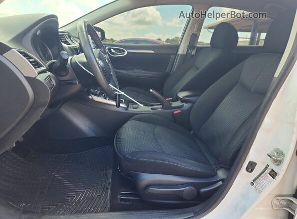 3N1AB7AP4JY213563 2018 NISSAN SENTRA White Vista interior delantera