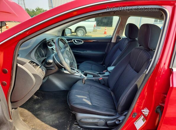 3N1AB7AP4JY262472 2018 NISSAN SENTRA Red Widok wnętrza z przodu