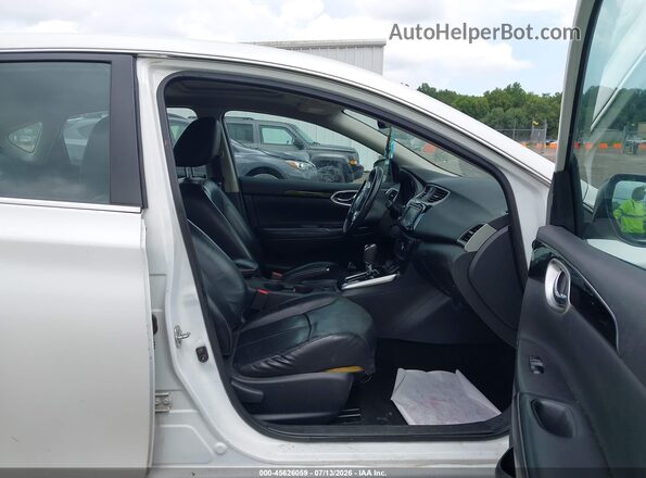 3N1AB7AP4JY283595 2018 NISSAN SENTRA Белый Вид салона спереди