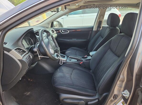 3N1AB7AP4JY312027 2018 NISSAN SENTRA Gray Vista interior delantera