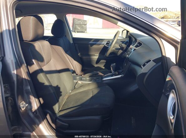3N1AB7AP4JY312562 2018 NISSAN SENTRA Gray Widok wnętrza z przodu