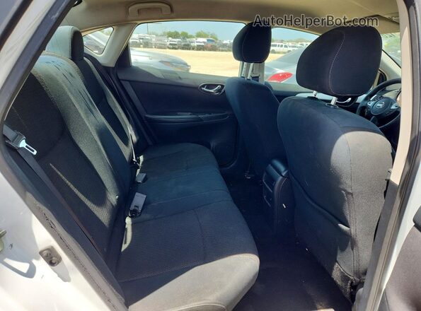 3N1AB7AP4KY315561 2019 NISSAN SENTRA White Vista de los asientos traseros