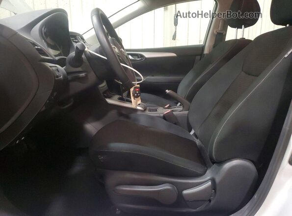 3N1AB7AP4KY411030 2019 NISSAN SENTRA Silver Widok wnętrza z przodu
