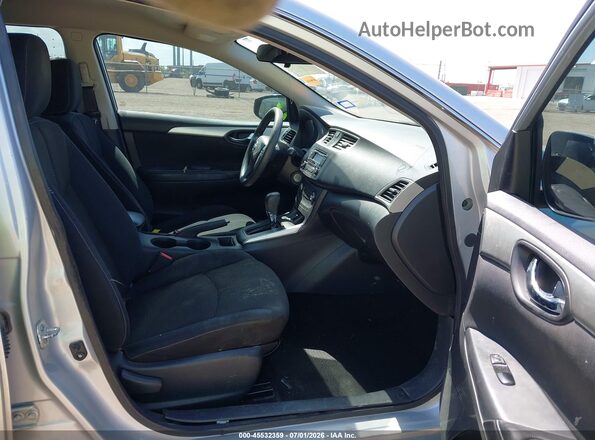3N1AB7AP5HY272003 2017 NISSAN SENTRA Серебряный Вид салона спереди