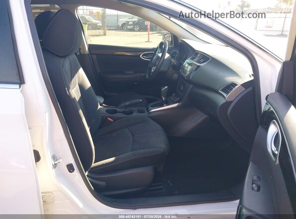 3N1AB7AP5JL622121 2018 NISSAN SENTRA Белый Вид салона спереди