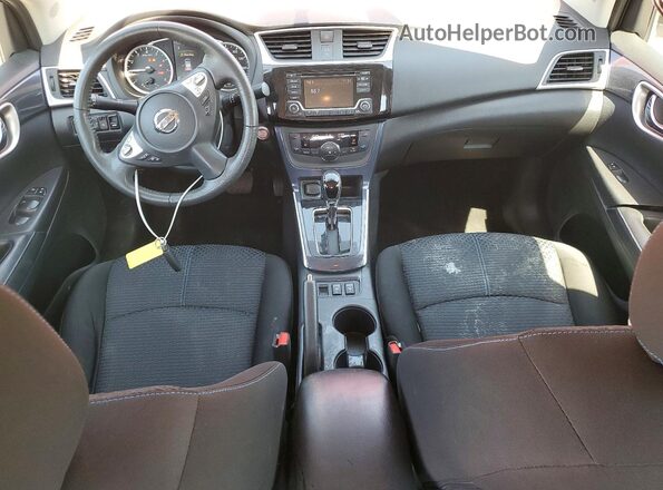 3N1AB7AP5JY206623 2018 NISSAN SENTRA Red Vista del salpicadero