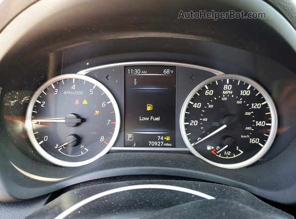 3N1AB7AP5JY206623 2018 NISSAN SENTRA Red Vista del cuadro de instrumentos