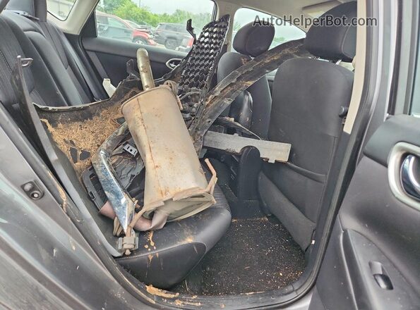 3N1AB7AP5JY298025 2018 NISSAN SENTRA Gray Widok tylnych siedzeń