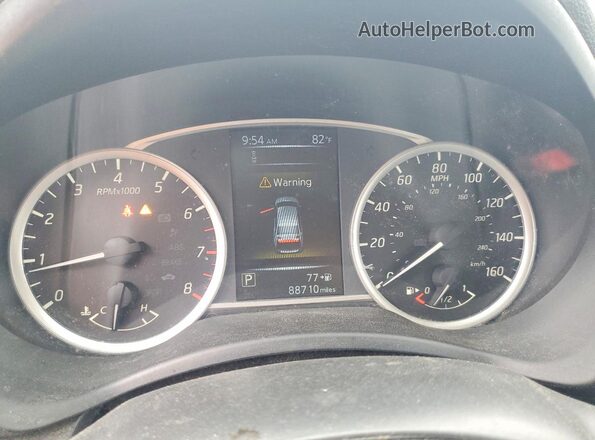 3N1AB7AP5JY311565 2018 NISSAN SENTRA Silver Вид щитка приладів