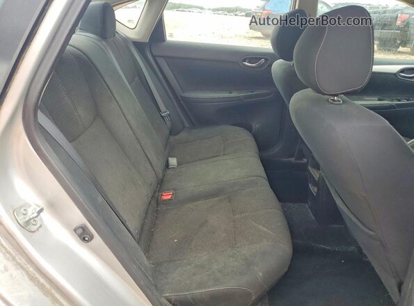 3N1AB7AP5JY311565 2018 NISSAN SENTRA Silver Вид задніх сидінь