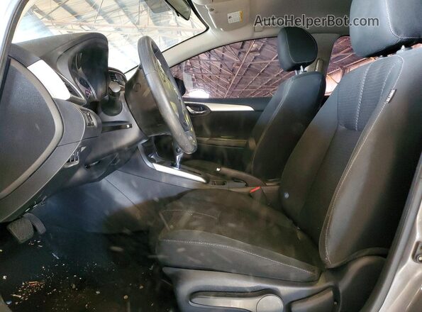3N1AB7AP5JY316328 2018 NISSAN SENTRA Gray Widok wnętrza z przodu