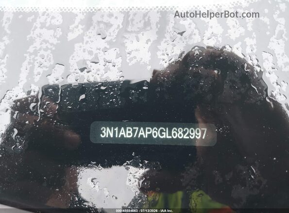 3N1AB7AP6GL682997 2016 NISSAN SENTRA Gray Vista del compartimento del motor