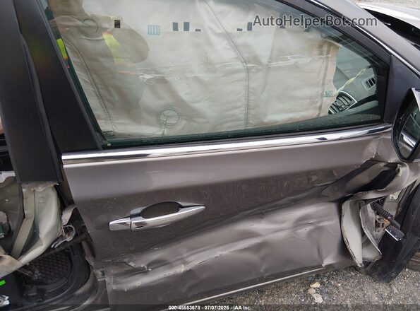 3N1AB7AP6HL653582 2017 NISSAN SENTRA Серый Вид салона спереди